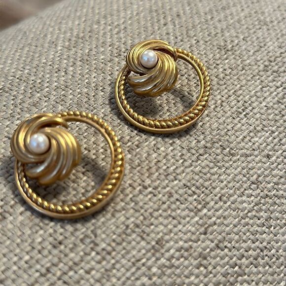 Vintage 1980’s  Avon BUILD-A-LOOK CONVERTIBLE EARRINGS - Picture 1 of 3